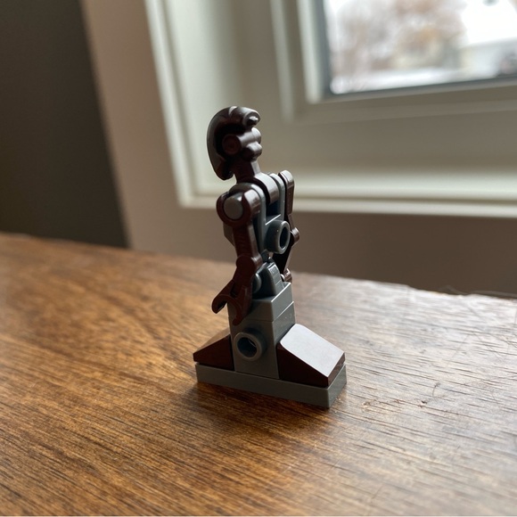 Lego Star Wars 75017 Geonosis COUNT DOOKU's FA-4 PILOT DROID Minifigure - Picture 2 of 2